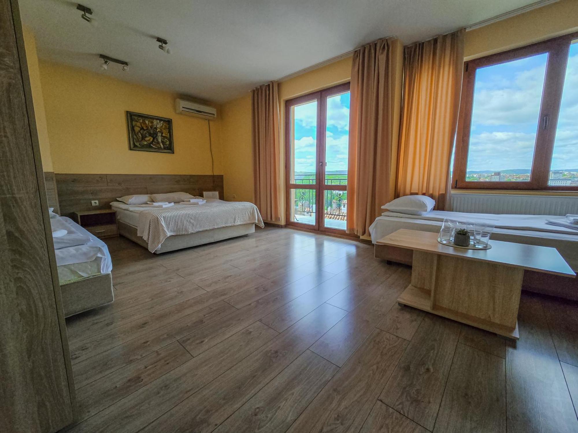 Family Hotel "Slavianska Dusha" ヴェリコ・タルノヴォ エクステリア 写真