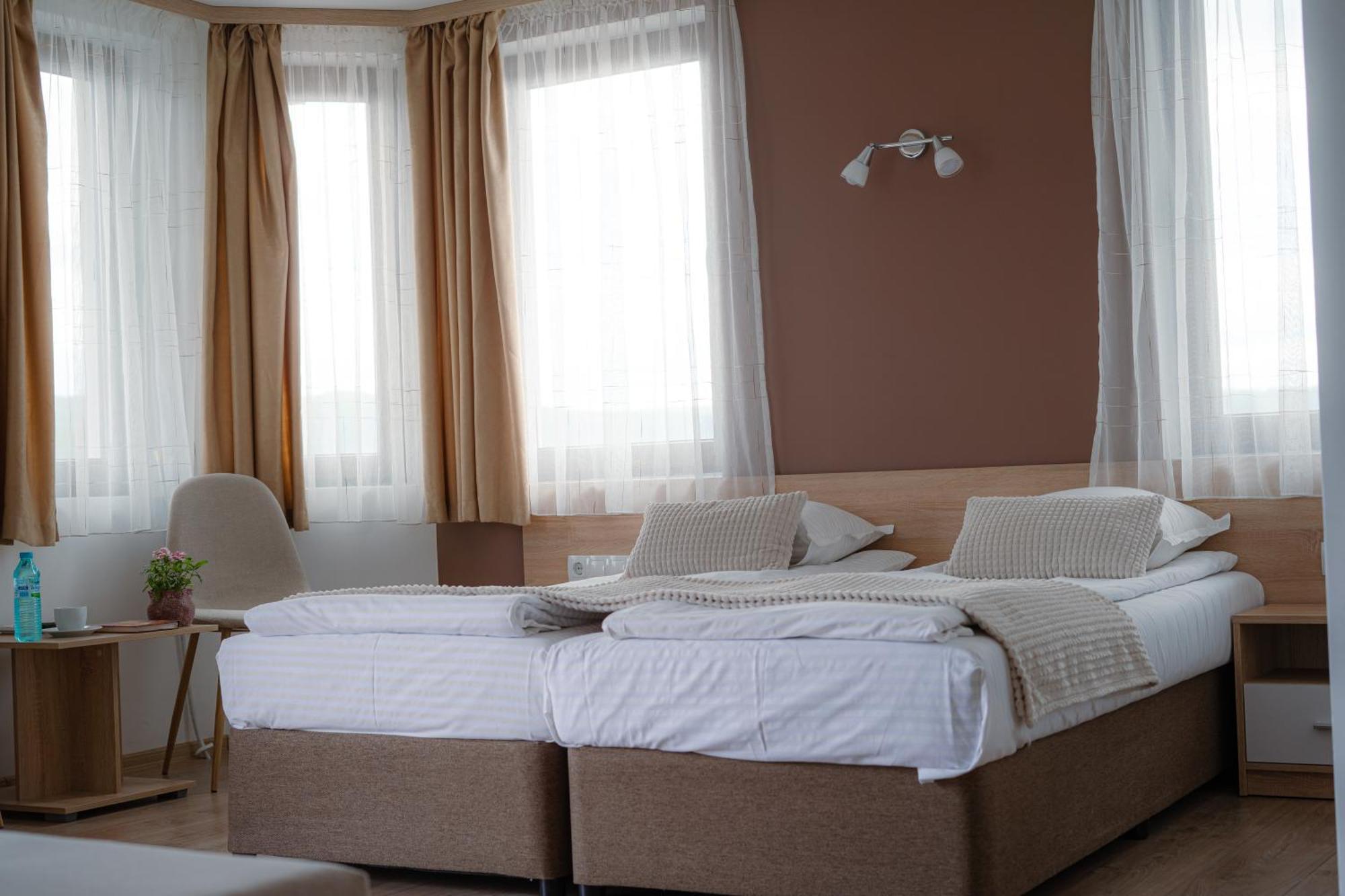 Family Hotel "Slavianska Dusha" ヴェリコ・タルノヴォ エクステリア 写真