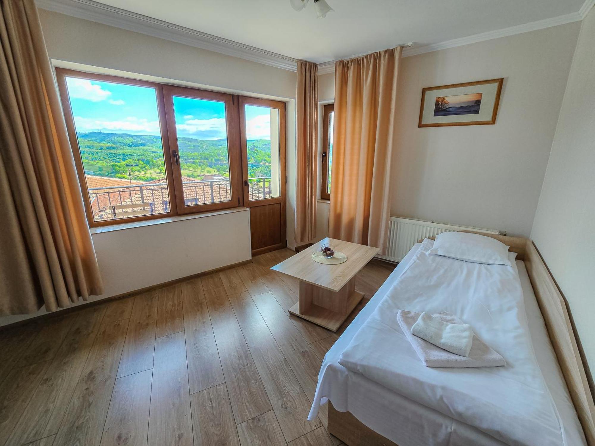 Family Hotel "Slavianska Dusha" ヴェリコ・タルノヴォ エクステリア 写真